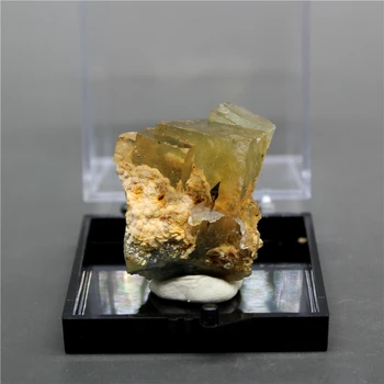 Novo mineralnih！ Naravni Redke rumene fluorite mineralnih osebkov Kamni in Zdravilnimi kristali kristal pošlji polje polje velikost 5,2 cm