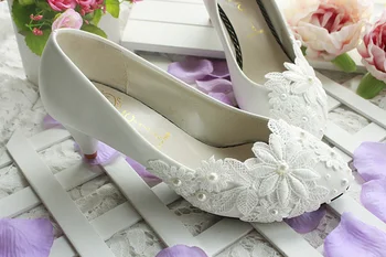 Poročni čevlji nevesta bele čipke cvet poročni čevlji ženske v visokih petah 2019 ženske črpalke nizkih petah poročni čevlji ženski čevlji 8,5 cm