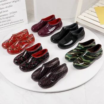Kratek sod dež čevlji dame prikrivanje moške gume čevlji nizki kuhinja povlecite dež škornji ženske ravno čevlji vode čevlji velikost 36-44